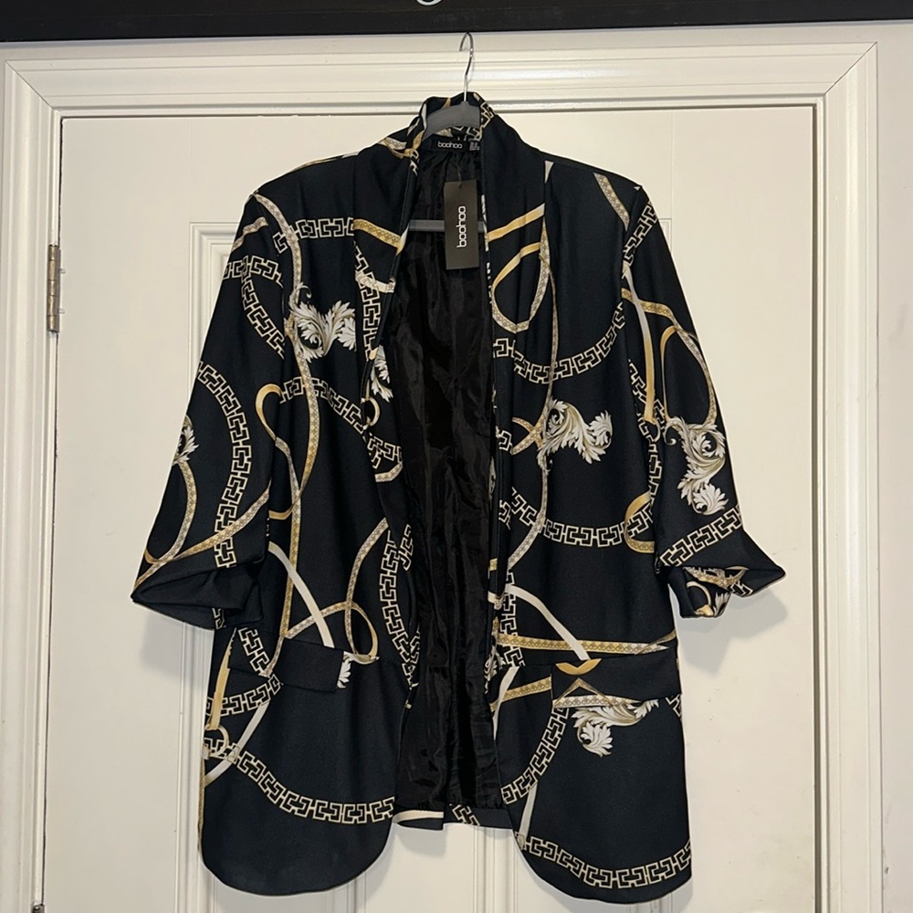 Boohoo blazer in Black, Bold and White sz.18. Brand new.